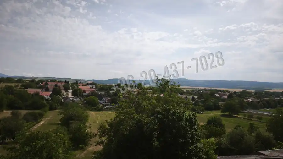 eladó családi ház, Perbál