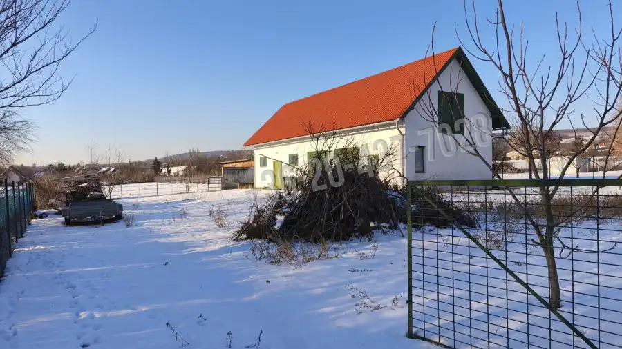 eladó gazdasági ingatlan, Tök