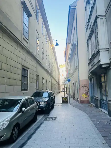 Eladó téglalakás, Budapest, V. kerület 2 szoba 73 m² 90 M Ft