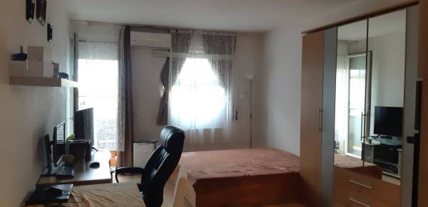 eladó újszerű téglalakás, Budapest, XI. kerület